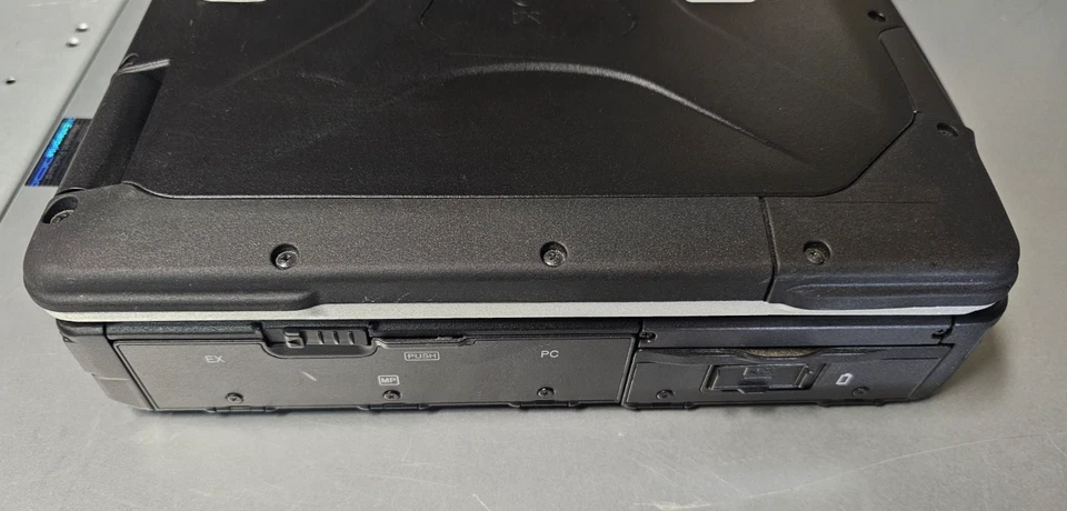 Rugged Panasonic Toughbook CF-30, Win 10 64bit, 120GB SSD, 4GB RAM, DVD - Image 2 of 4