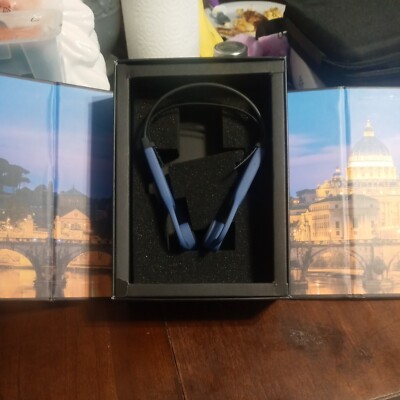 Essonio Bone Conduction Bluetooth Earphone Headphones.. NO CHARGER .BT IS CHRGE 
