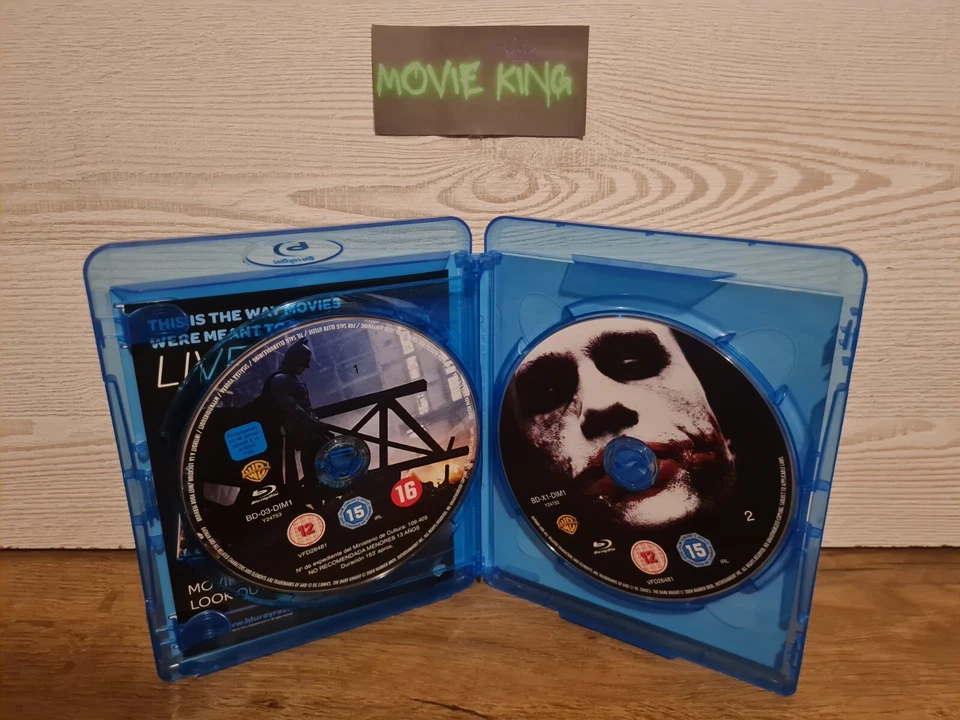 The Dark Knight (Blu-ray, 2 Disc Set, 2008) [SPECIAL EDITION] [Region Free] [UK] - Image 2 of 4