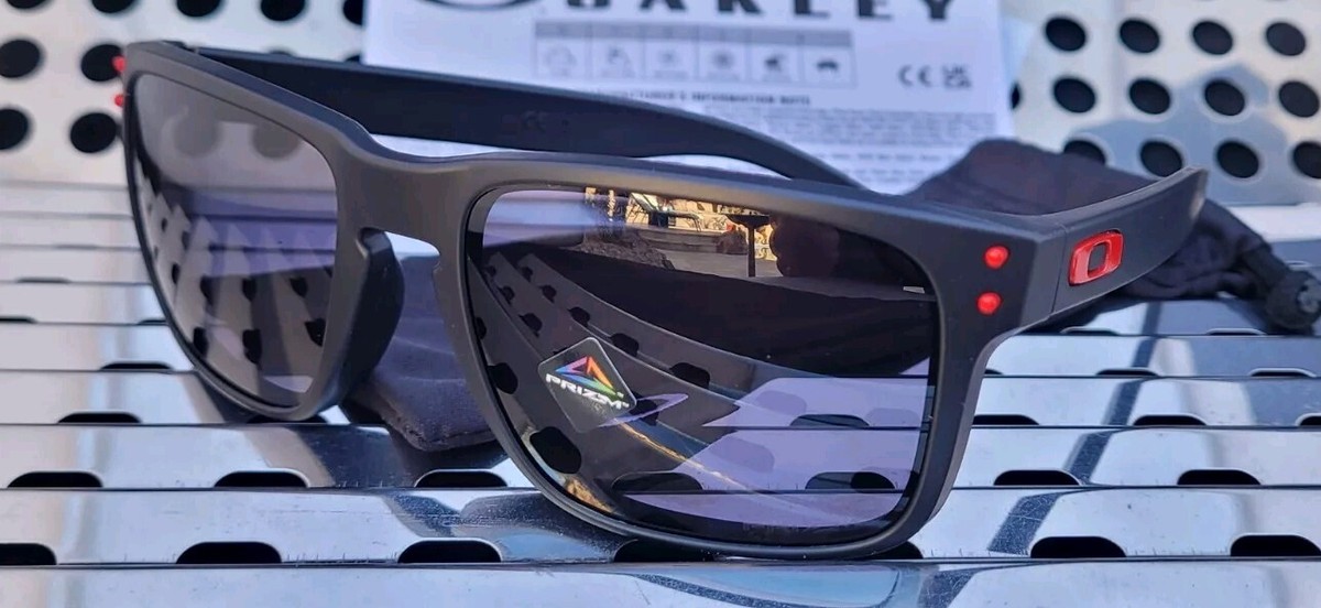 New Oakley HOLBROOK 9102-U255 Sunglasses Matte Black w New Oakley HOLBROOK 9102-U255 Sunglasses Matte Black w