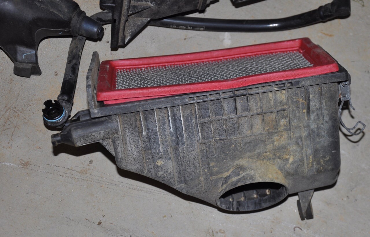 2005 Ford Escape Air Intake Air Cleaner MAF OEM Air Box Air Intake