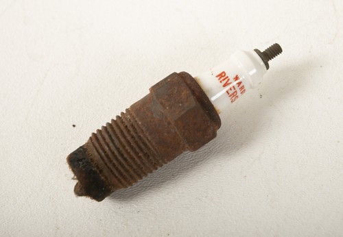 Wards Riverside (B9C-3) Spark Plugs (JSF6) Red Print Heavy Rust & Carbon - Foto 6 di 10