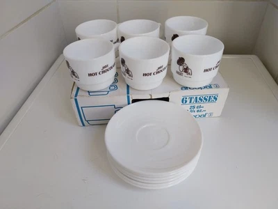 Tasses à Chocolat et soucoupes Arcopal - FOLLIET Restaurant - Photo 1/4