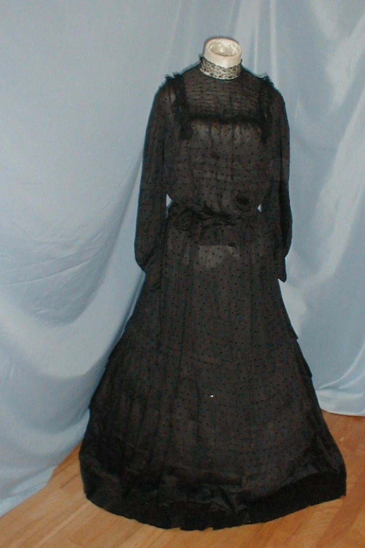 1800 black dress Black and Red Gothic Wedding Dress main image 1