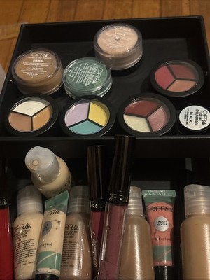 new OFRA PRO makeup kit for professionals with palettes, liners, brushes, etc