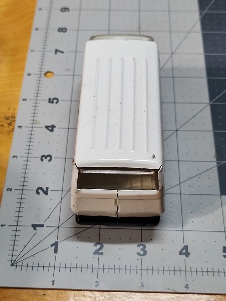 Furgoneta ambulancia Tonka blanca de colección juguete fundido a presión de acero Foto 3 de 4