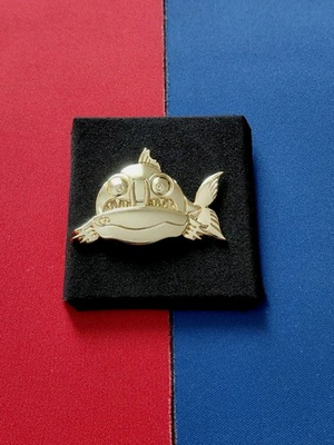 #ad VeeFriends Treasure Chest Proactive Piranha Gold Pin 10 $129.99