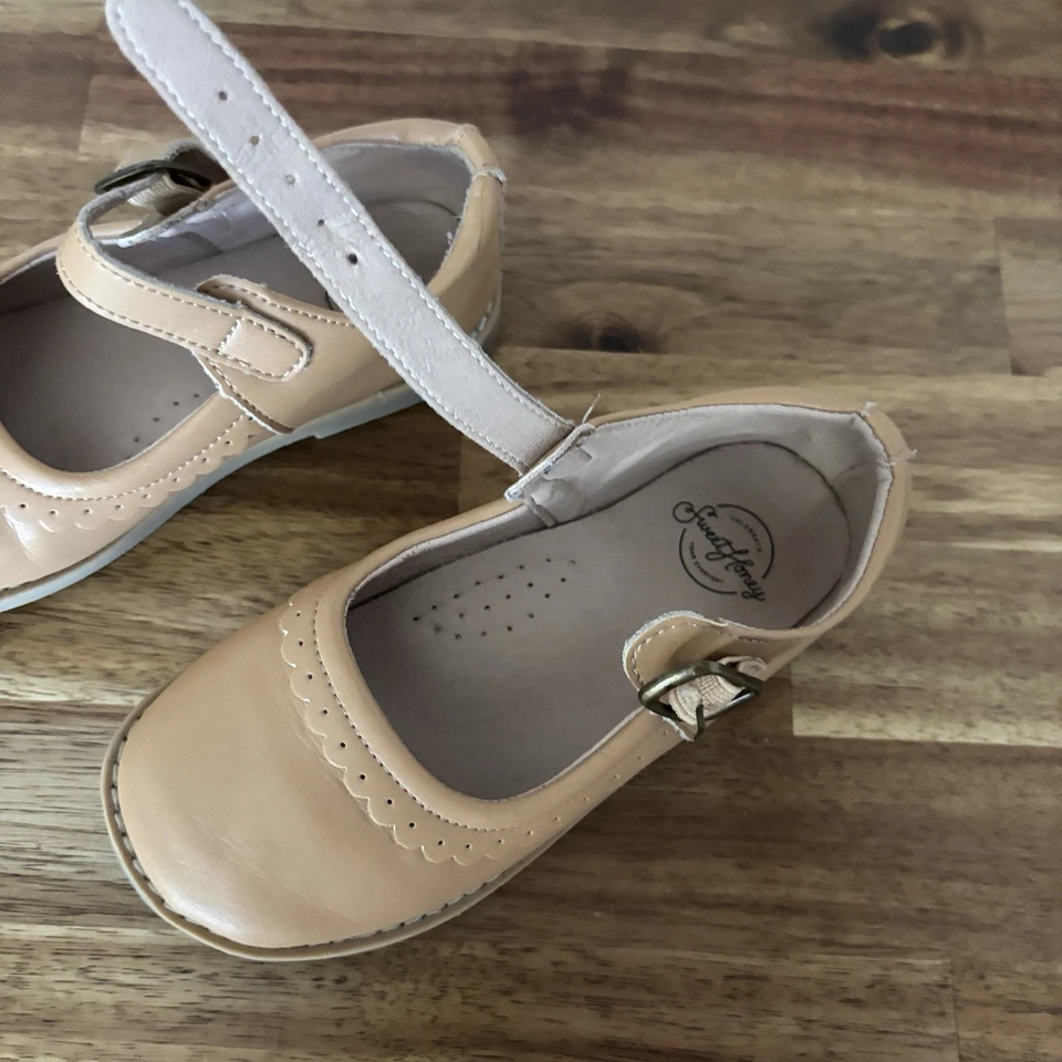 Zapatos de cuero Sweet Honey festoneados Mary Jane niño pequeño talla 10 clásicos vacaciones Foto 4 de 4