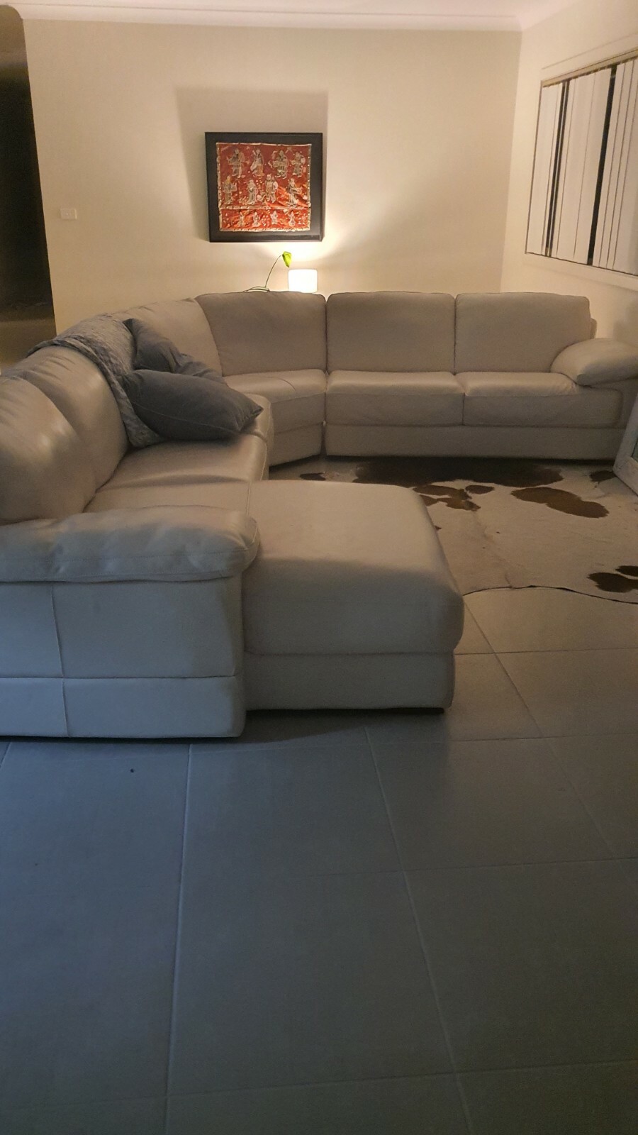 "As new" elegant coastal white leather lounge suite RRP 8,000 eBay