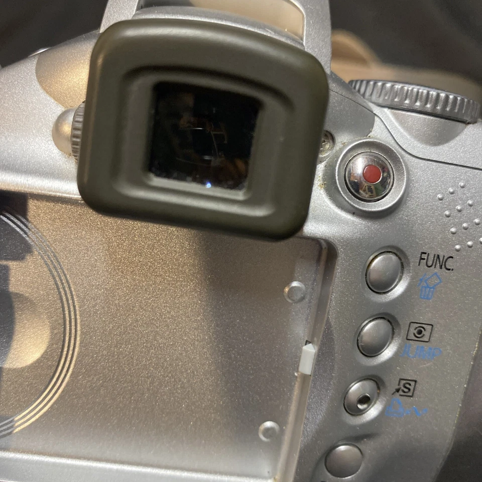 Canon PowerShot S2 IS 5.0MP Digital Camera - Silver FOR PARTS! Won’t Power On - Image 4 of 4