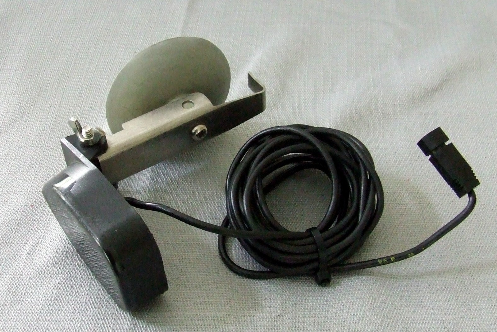 Humminbird DPTW Transducer With Portable Mounting Bracket Wide Eye