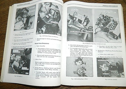 TWO Vintage 1979 Fisher Body & Pontiac Service Manuals Softcover Illustrated - Bild 6 von 12