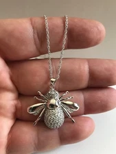 LARGE FLY NECKLACE PENDANT LAB SIMULATED DIAMONDS / 925 STERLING SILVER / 18'' 