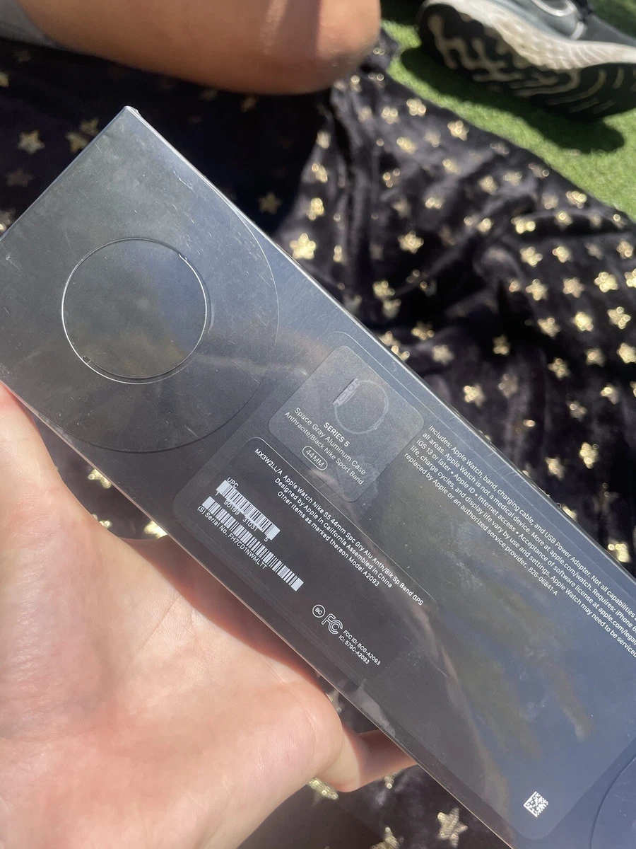 SEALED Apple Watch Series 5 Nike 44mm Space Gray Aluminum Case