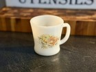 3" ANCHOR HOCKING Fire King With Cabbage Rose Design Milk Glass Coffee Mug — photo 1