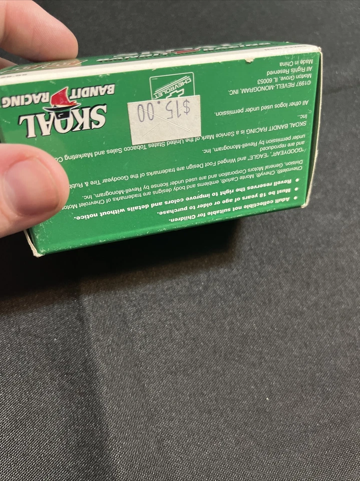 33 Ken Schrader 1997 Skoal Bandit Racing Chevrolet Monte Carlo 1:64 Scale Revell - Image 4 of 4