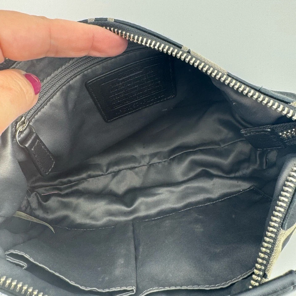 Bolso de hombro Coach East West de diseñador negro y crema Foto 3 de 4