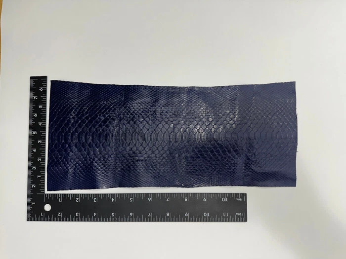 Azul Brillante Genuino Pitón Remanente Pieza Cuero Piel Real Piel Serpiente Boa 496 Foto 2 de 4