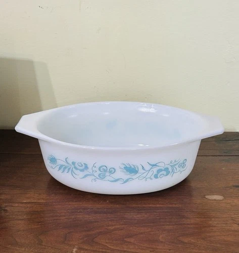 Vintage 1960's Pyrex Blue Meadow Promo 1.5 Quart Casserole Dish #043