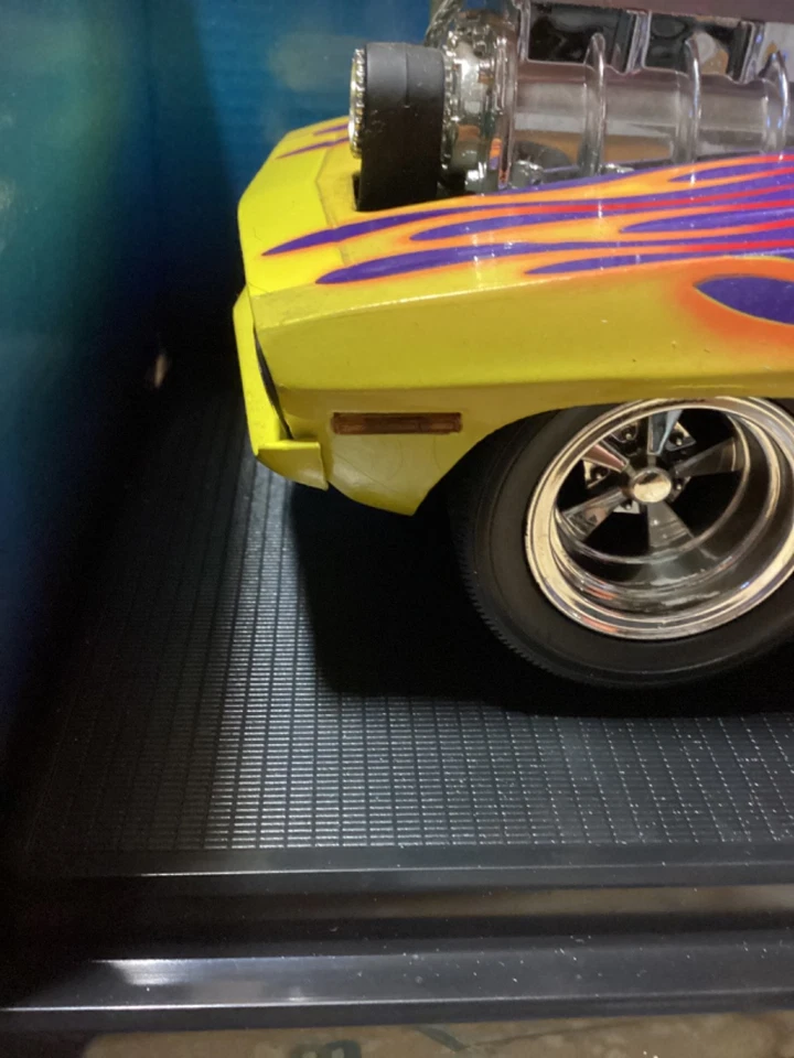 Muscle Machines 1:18 1970 Cuda Too Hot - With Box Excellent Condition - Image 2 of 4