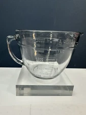 Pampered Chef 2-Quart  8-C Glass Measuring Mixing Batter Bowl Old Chicken Logo