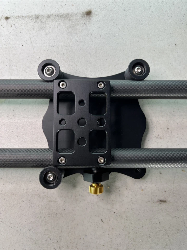 ikan Heavy Duty Carbon Fiber Camera Slider with 22mm Track Rails (31")  - Image 4 of 4