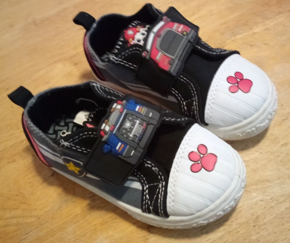 Sapatos infantis masculinos Nickelodeon Paw-Patrol tamanho 8 excelente estado - Imagem 2 de 4