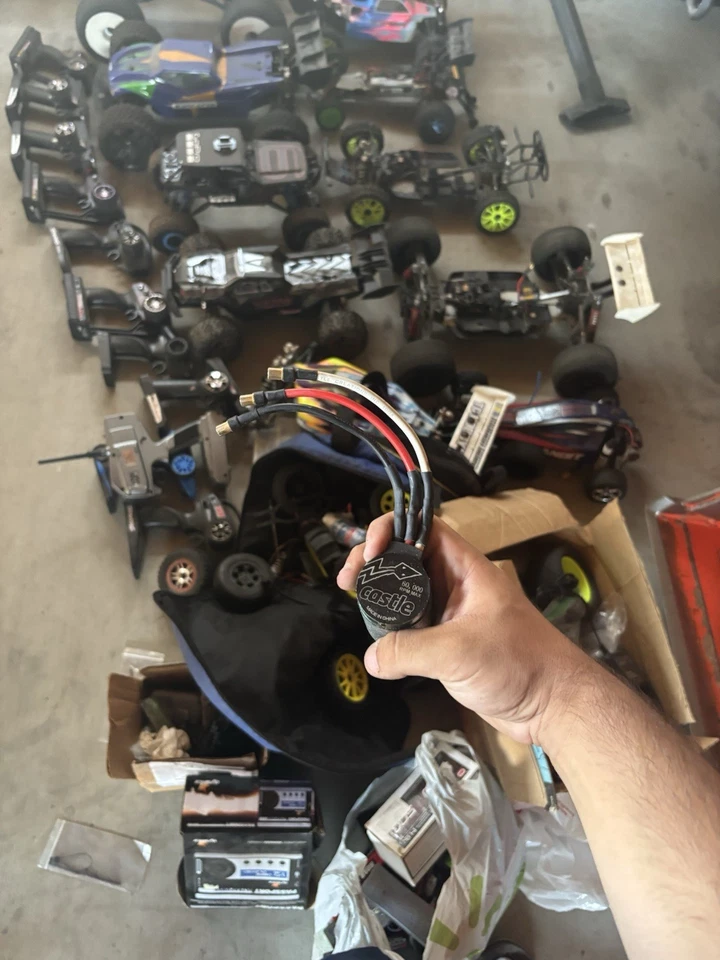 Remote control car Lot With Controllers And Batteries And Other Accessories ￼ - Image 2 of 4