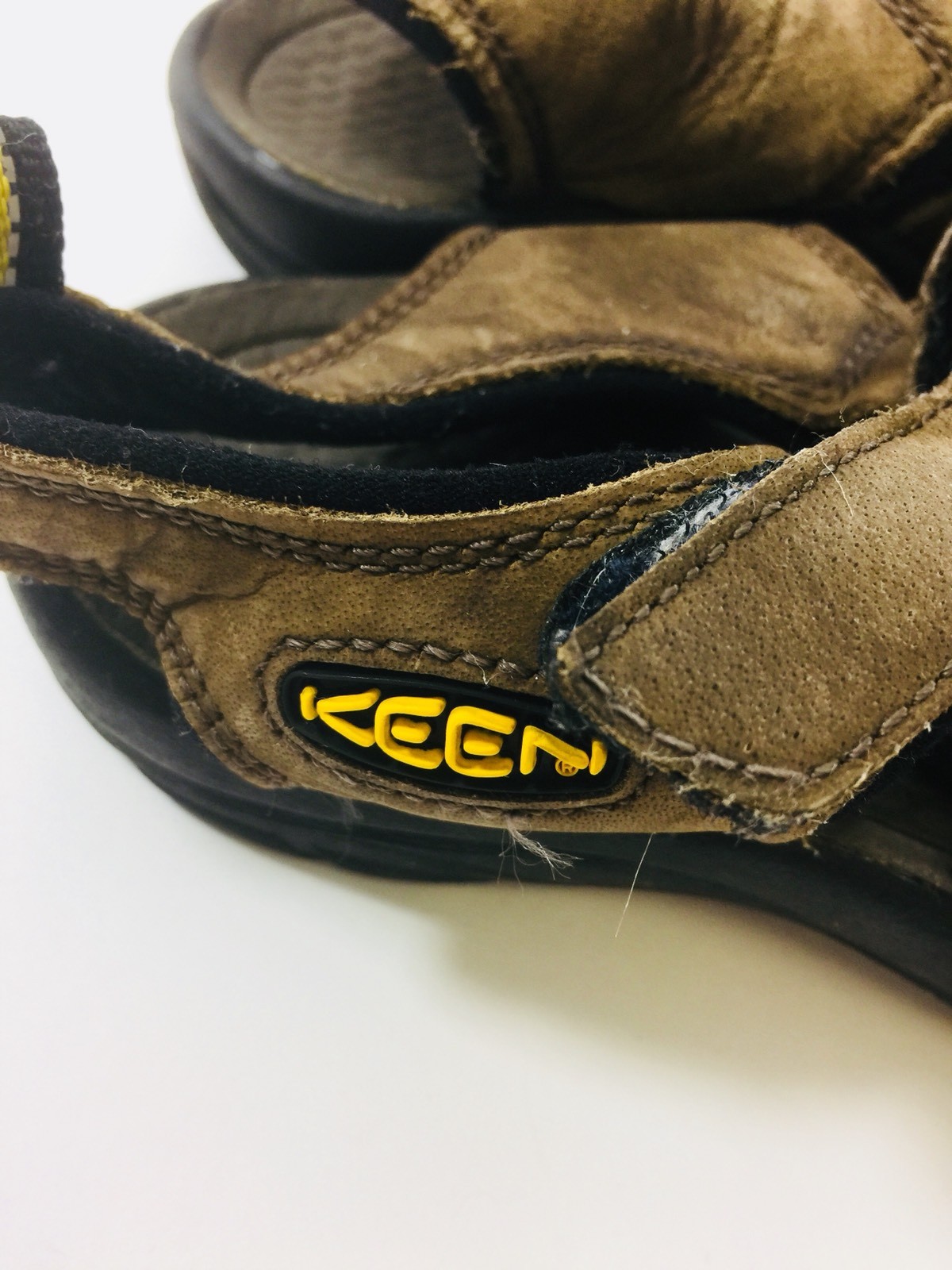 Sandali da trekking impermeabili Keen Youth taglia 2 in pelle marrone elasticizzati senza lacci scarpe