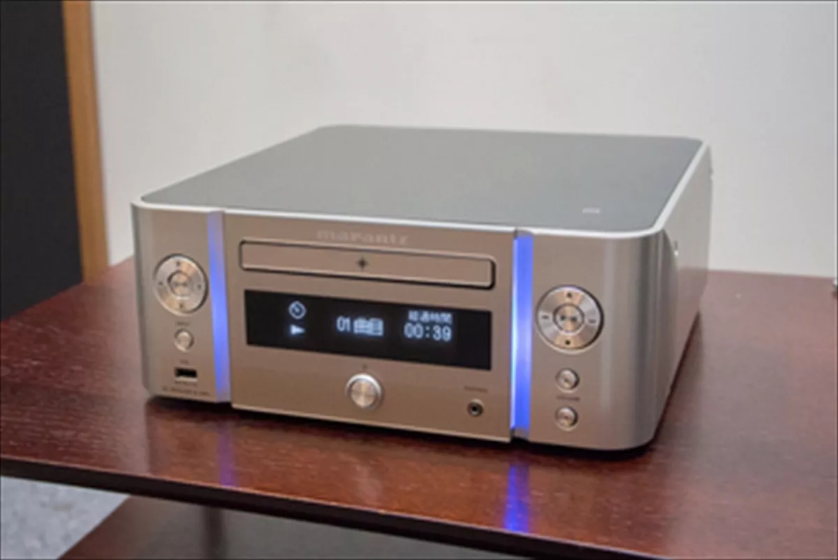 marantz CD Receiver Bluetooth Airplay Wide FM Hi-Res Silver Gold M-CR611