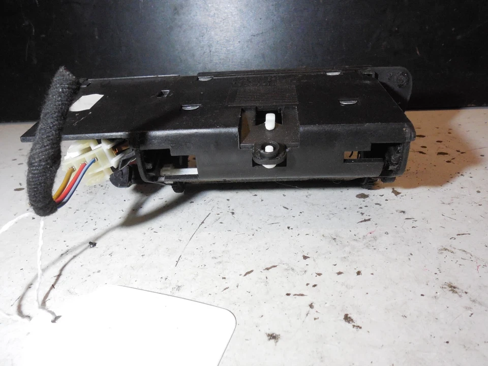 Front Central Console Ash Tray Insert w/housing 8D0857951 96-99 Audi A4 S4 - Image 3 of 4