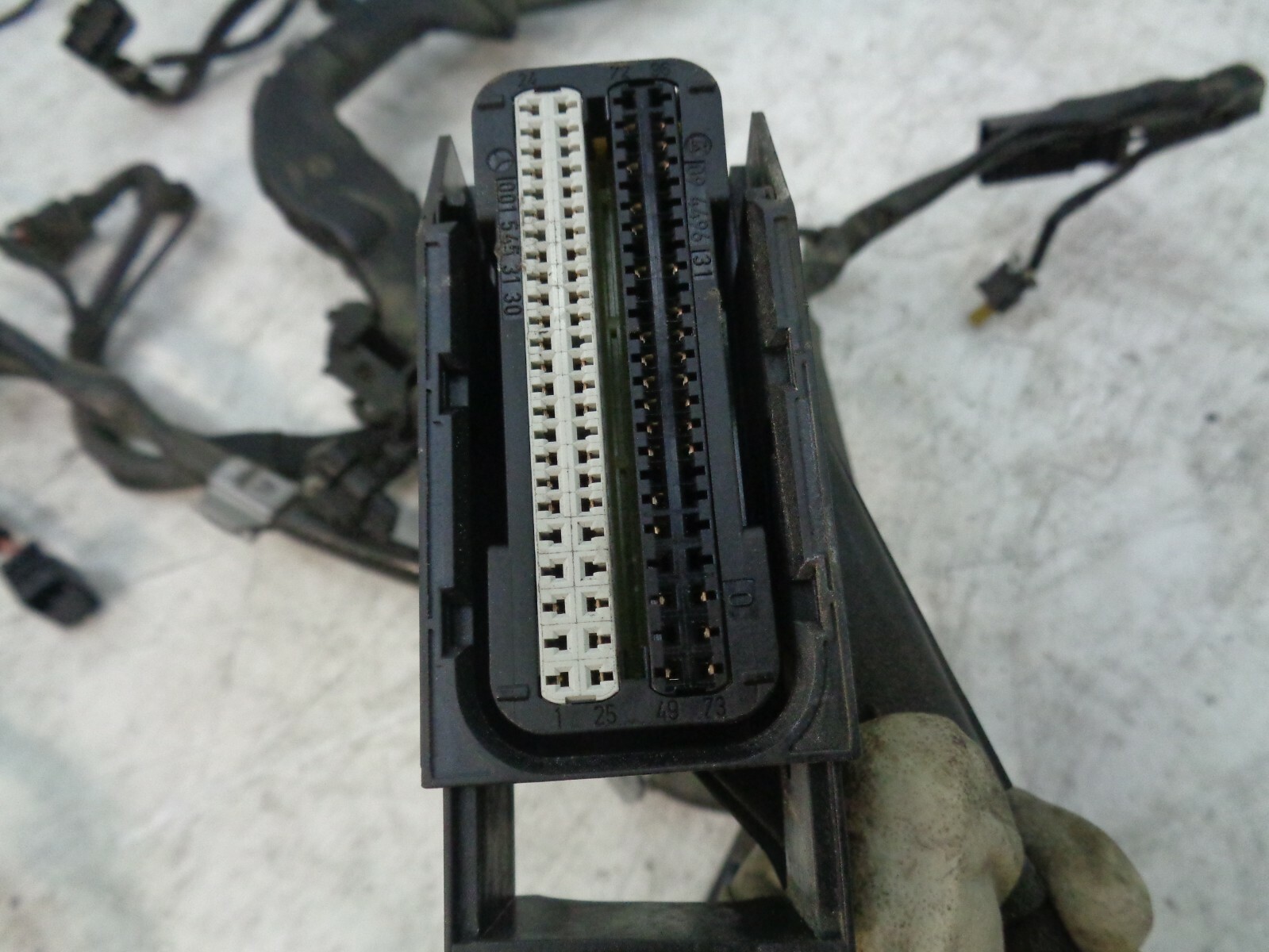 DK902436 06-08 MERCEDES SLK280 AUTOMATIC ENGINE WIRING HARNESS 2720103202 OEM