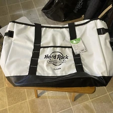 Hard Rock Cedar Trail 24 Can Cooler Bag White Softpak Handles & Strap
