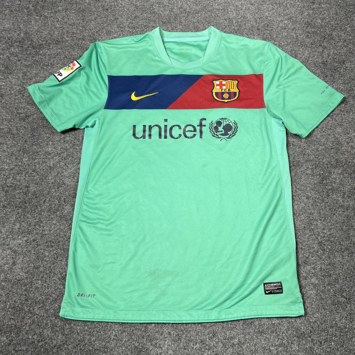 FC Barcelona Football Shirt Mens Medium Green Nike Away 2010