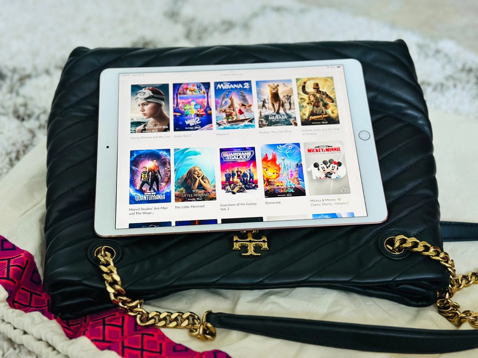 Borsa Tory Burch Kira trapuntata Chevron in pelle nera e ferramenta oro