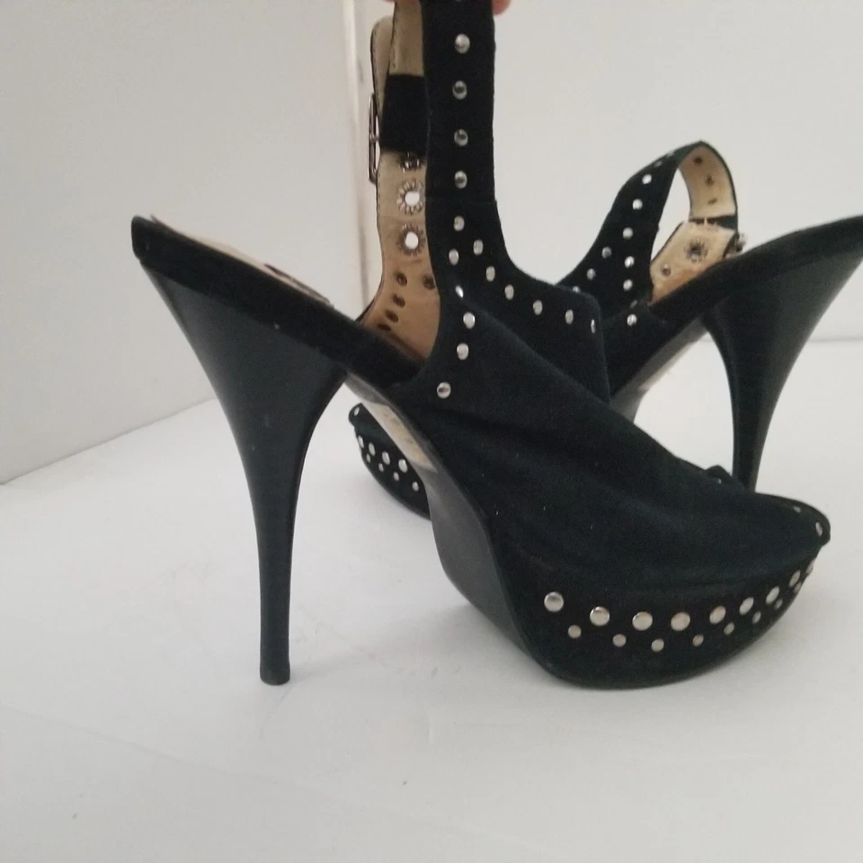 N.Y.L.A. Marca SLINGER MODEL Cuero Negro Gamuza Peep Toe Metal Tachuelas 5” Foto 3 de 4