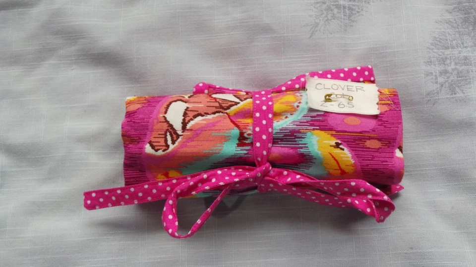 Clover Crochet Hooks Set of 11 in Handmade Caddy 1.75mm to 6.5mm - image 4 of 4