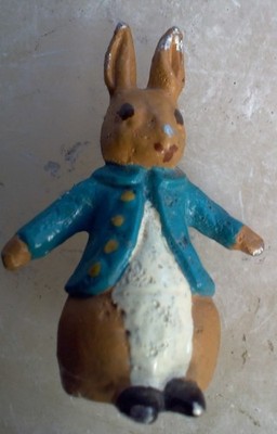 Beatrix Potter 3,5 cm hoch Timpo bemalt Blei Peter Hase Figur mit einem Gewicht von 30 g