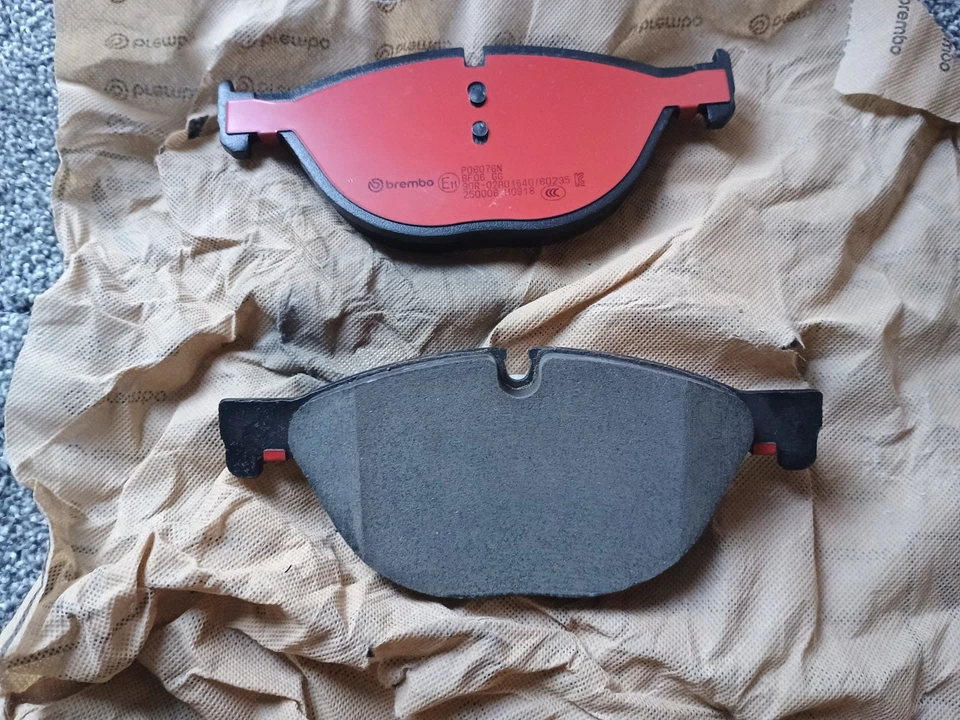 Pastillas de freno de disco delanteras de cerámica Brembo P06076N para BMW 650i Gran Coupé 2013-2019 Foto 4 de 4