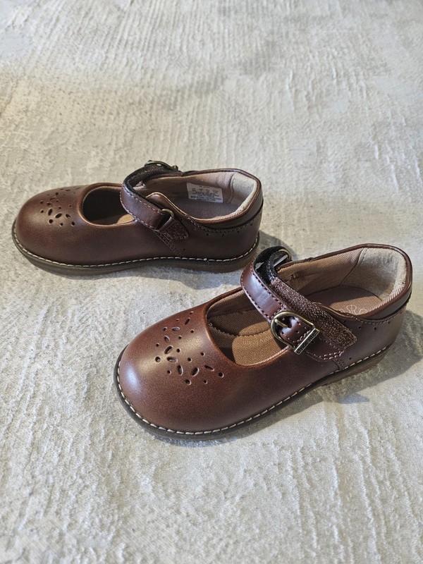 Stride Rite Sr Mara Cedar 8M Brown NIB