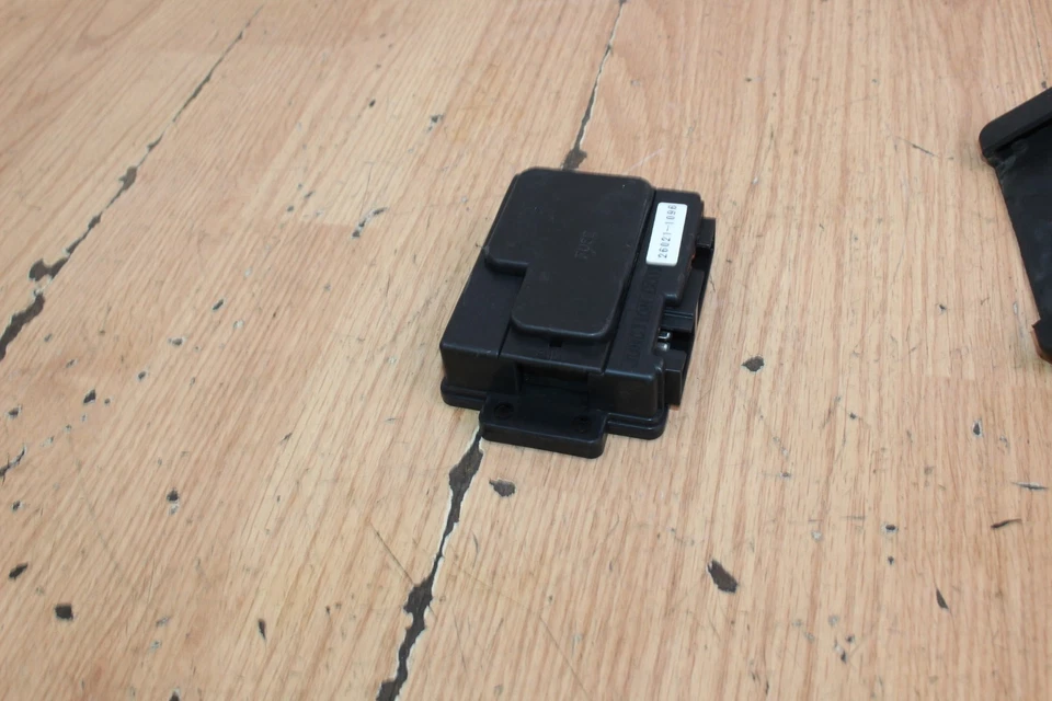 2002 Kawasaki Vulcan Mean Streak предохранитель / распределительная коробка - Изображение 2 из 4