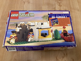 LEGO Vintage pirate 6266 Cannon Cove new with box, sealed bags