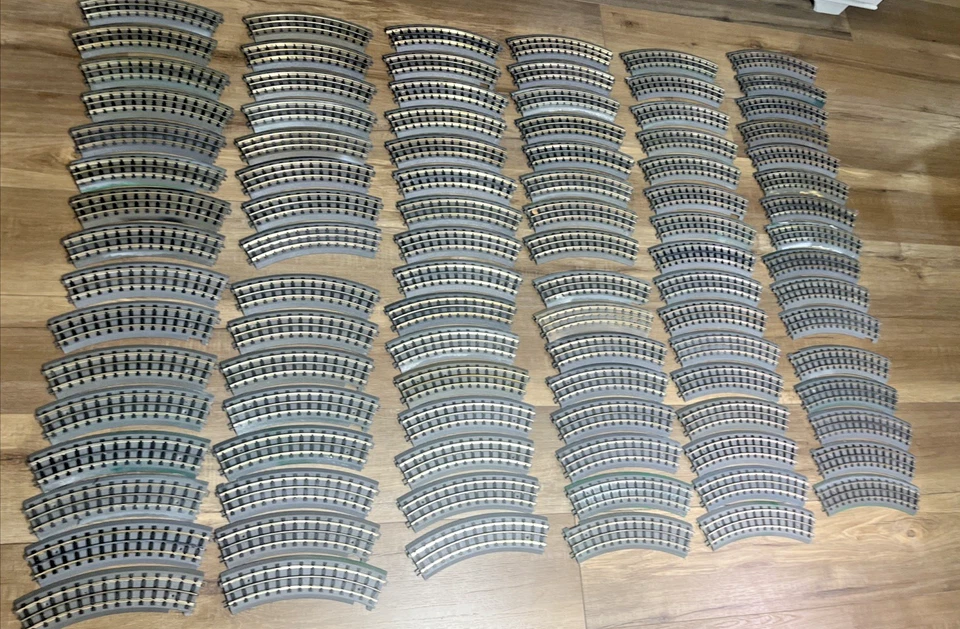 MTH RealTrax  0-31 Curves  Solid Rail, Lot Of (8) Pieces,  Complete Circle. - Image 2 of 4