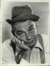 1950 Press Photo Ed "Archie" Gardner, Star of NBC's "Duffy's Tavern" - lrx51063
