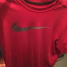 Nike Men's Athletic Wear Short Sleeve Swoosh Graphic Workout Active Gym T-Shirt