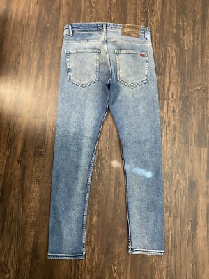 Levis 501 Engineered jeans Mens Skinny tapper jeans sz 31x34 model