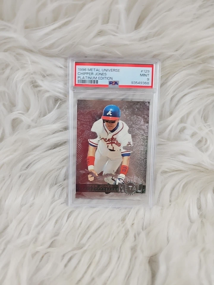 Tarjeta súper rara 1996 Metal Universe edición platino Chipper Jones PSA como nueva 9 Foto 2 de 4