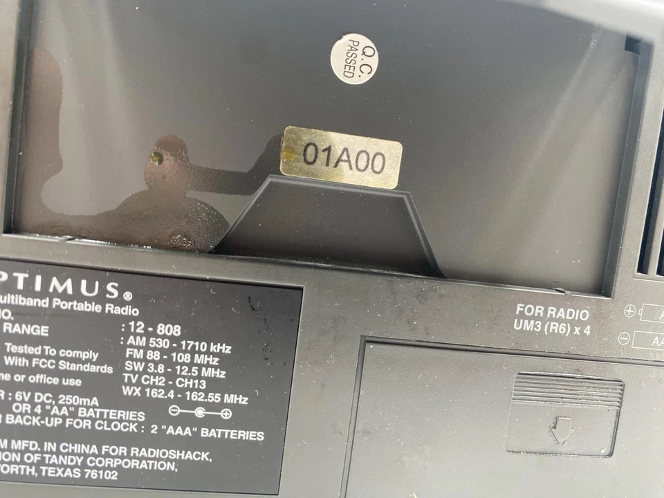 Vintage Optimus Radio Shack 12-808 FM/AM/SW/TV/WX PLL Multiband Receiver Digital - Image 3 of 3