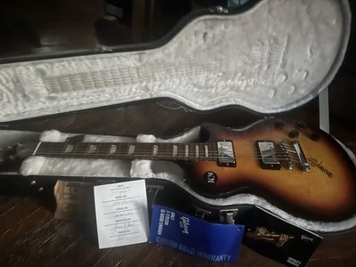 Gibson Electric Guitar Vintage 2010 Signed By John Mayall