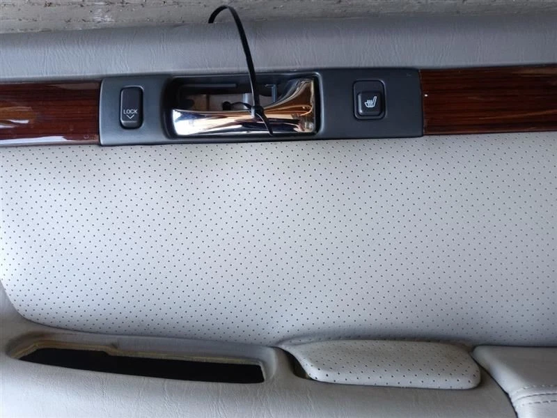 Panel de puerta trasera de pasajero Cadillac Sevilla 1999-2002 beige OEM 25716811 Foto 2 de 4